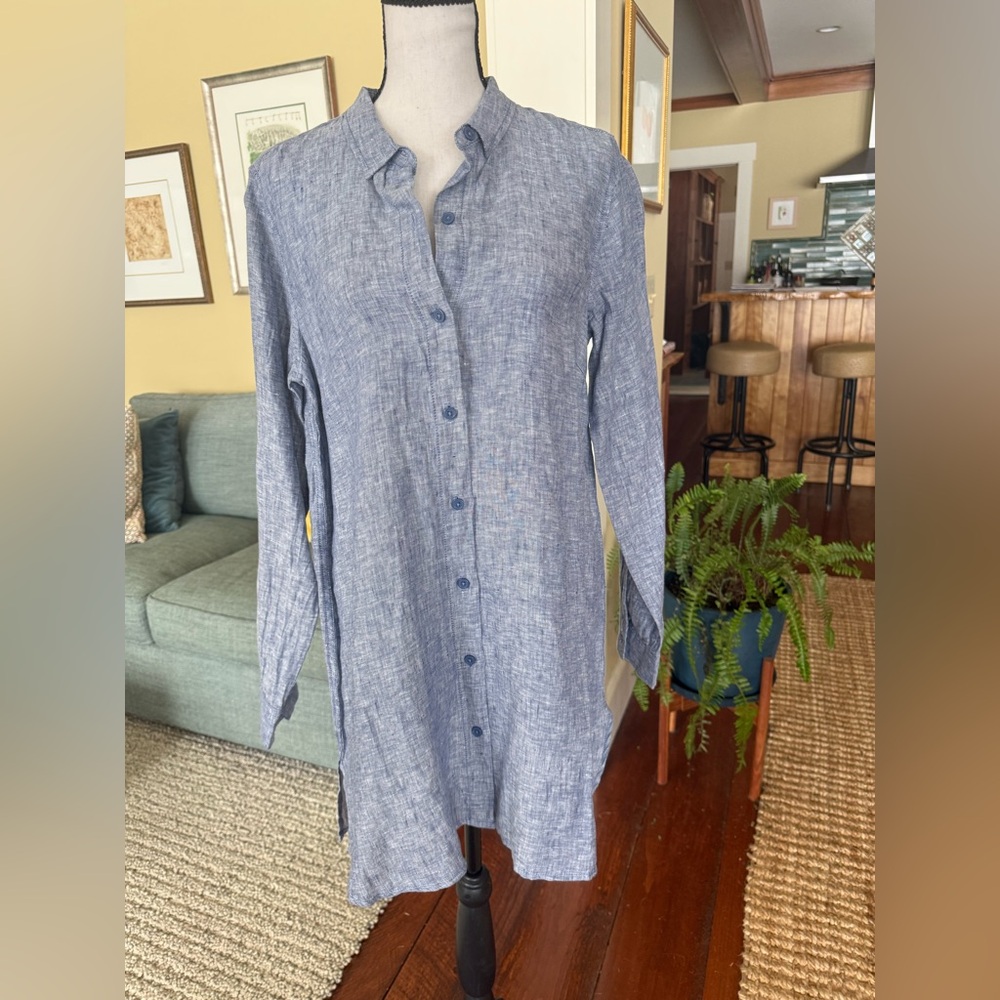 Garnet Hill blue linen button up shirt, NBW w/out tags, size S